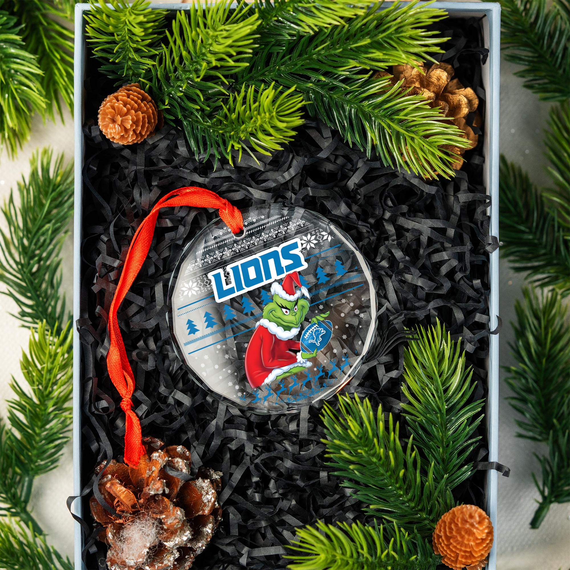 Sportswearmerch Detroit Lions NFL x Grinch Christmas Glass Ornament For Fans
