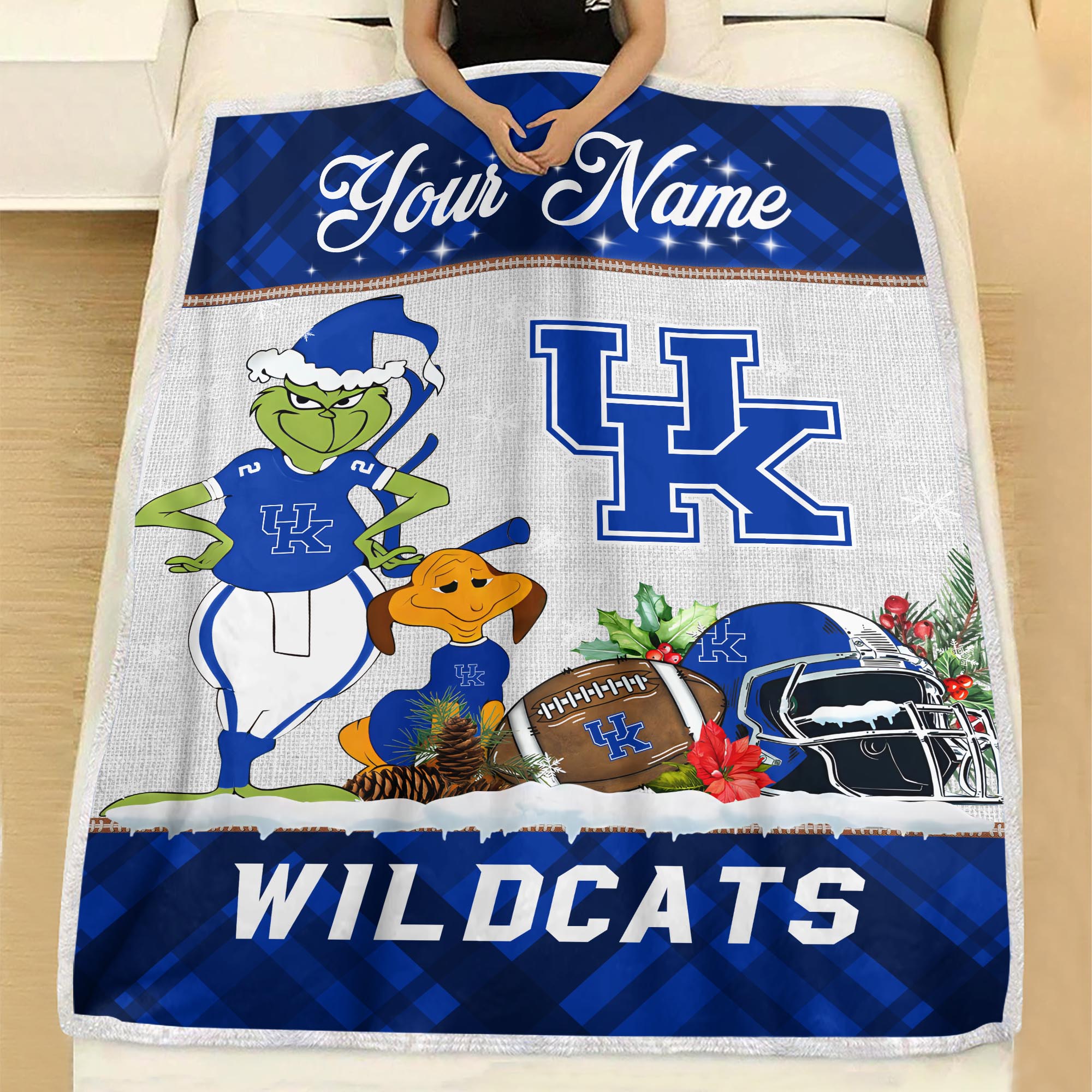 Sportswearmerch Kentucky Wildcats NCAA x Grinch Christmas Fleece Blanket For Fan