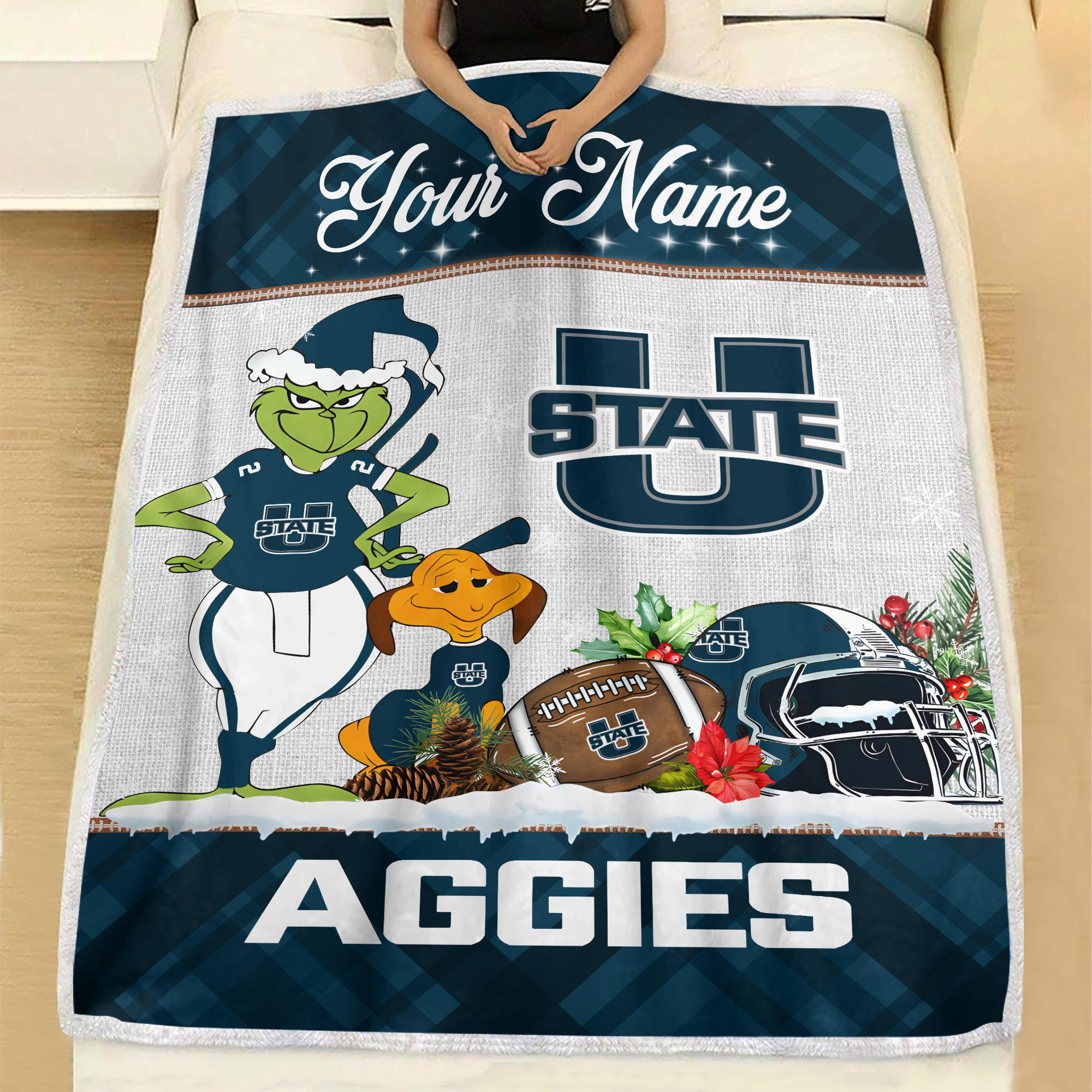 Sportswearmerch Utah State Aggies NCAA x Grinch Christmas Fleece Blanket For Fan